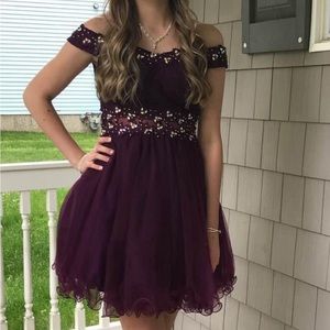 Purple off the shoulder junior prom dress size: xs
